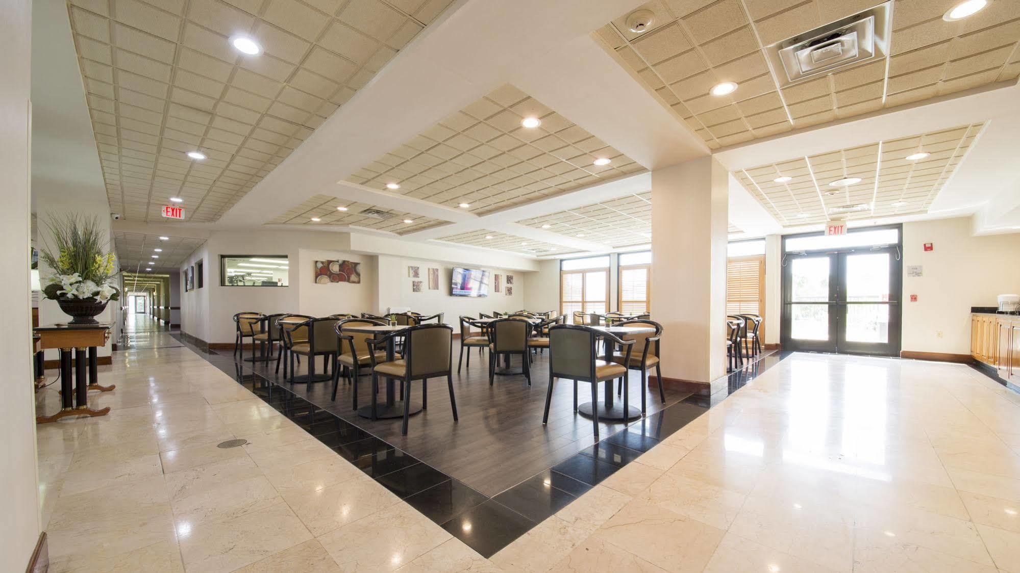 วินเกท บาย วินด์แฮม มอนต์โกเมอรี Hotel ภายนอก รูปภาพ